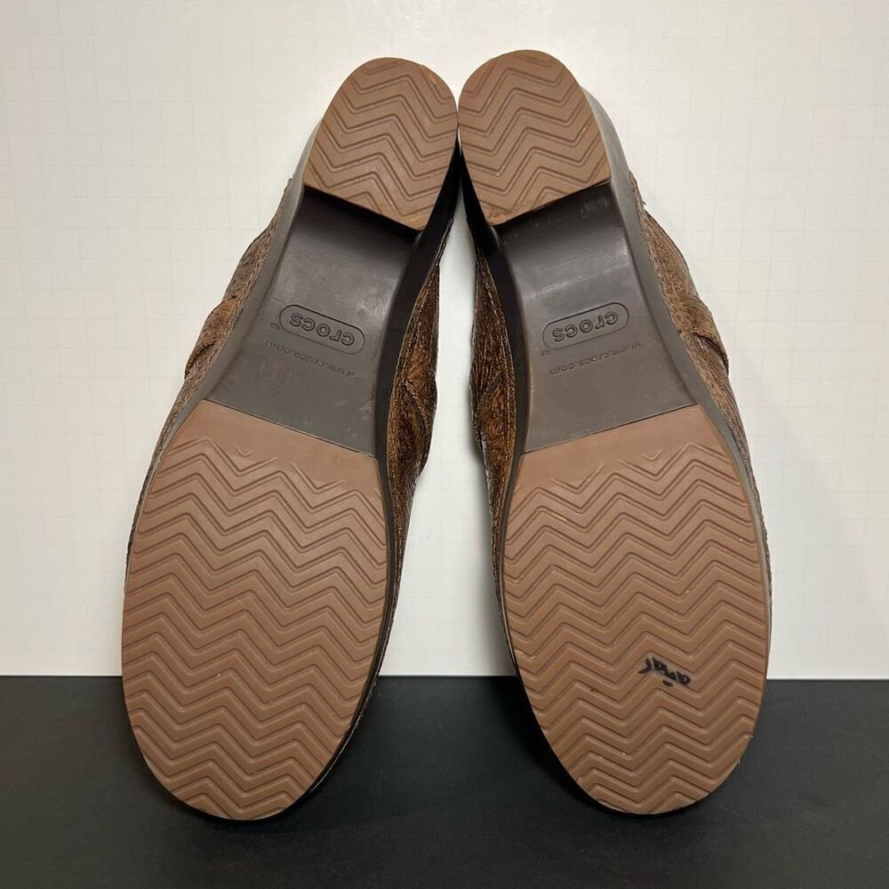 Womens CROCS Sarah Brown Tooled Leather Slip On Clogs / Size 11 - Picture 7 of 8